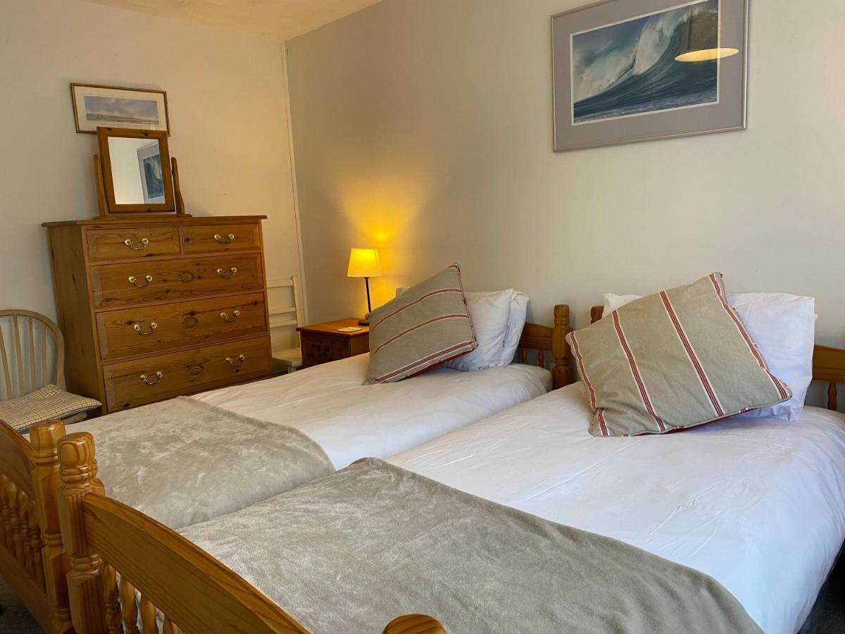 סיוויו Trafalgar, Lovely Ground Floor Flat With Outside Patio Garden, Minutes Walk To Seafront מראה חיצוני תמונה